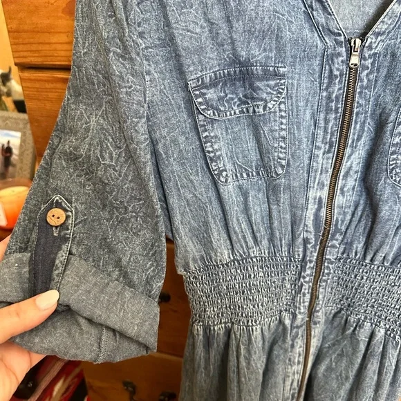 Blue Washed Denim Button-Up Shirt with Floral Logo Tag - Picture 7 of 7